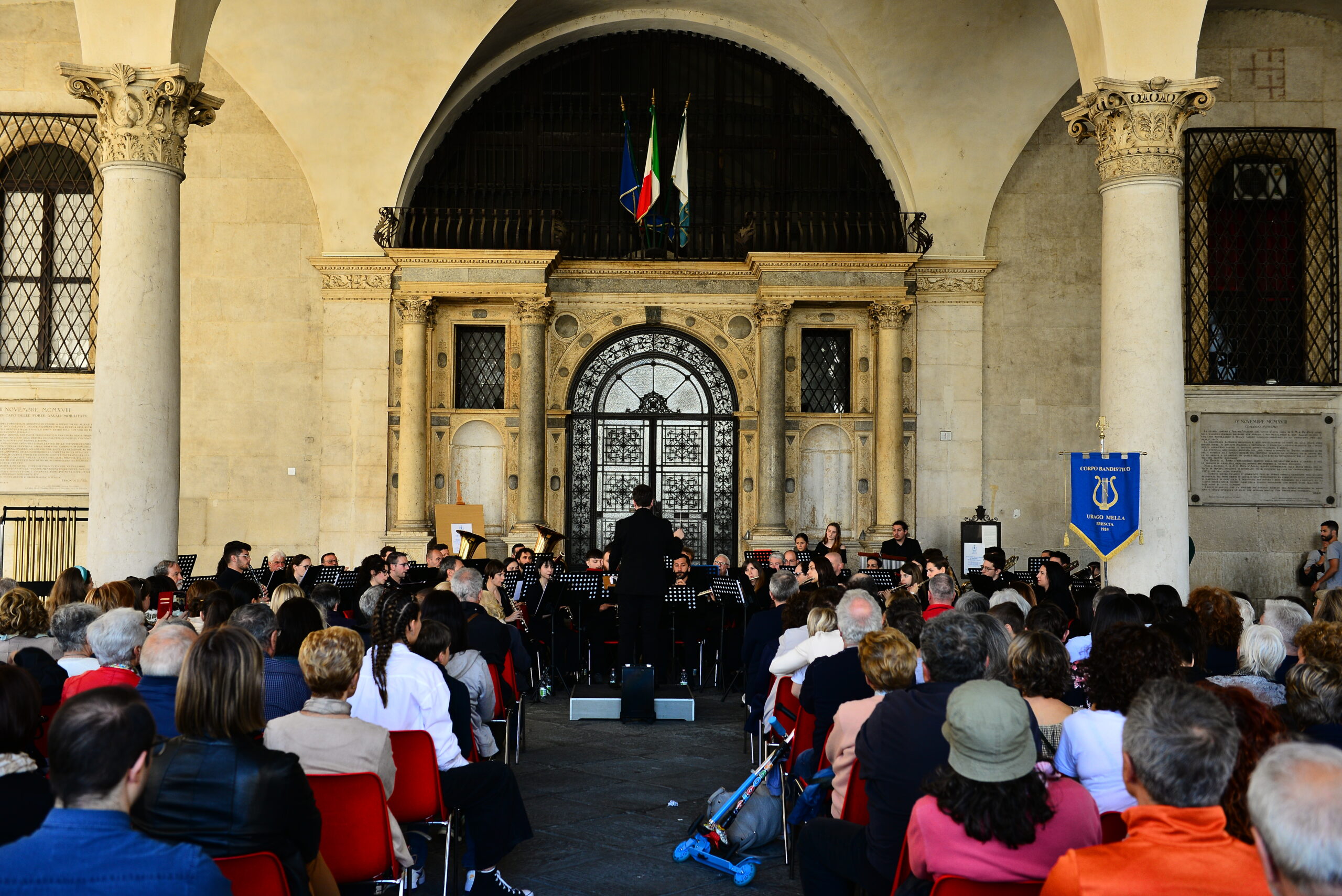 Concerto centenario svolto sotto la Loggia